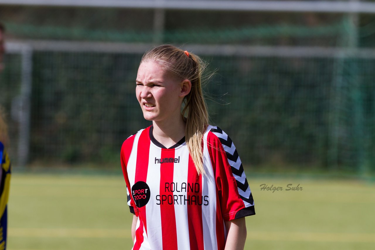 Bild 425 - C-Juniorinnen Kaltenkirchener TS - TuS Tensfeld : Ergebnis: 7:0